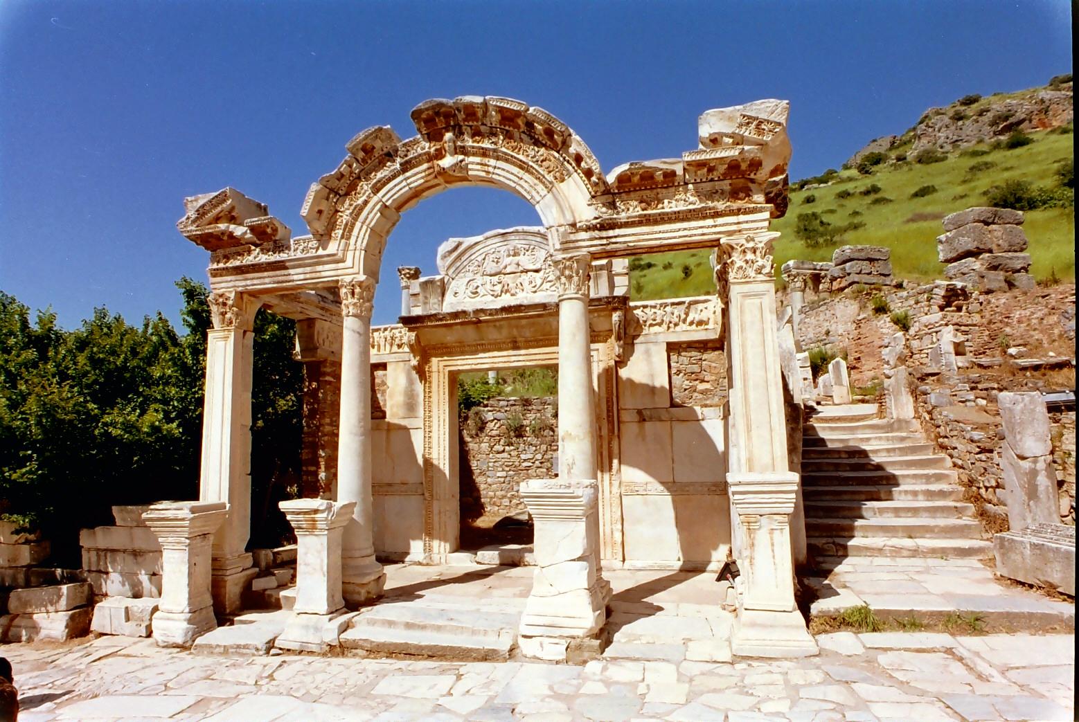 3-Day Ephesus, Priene, Miletus, Didyma & Pergamon Tour from Istanbul 2