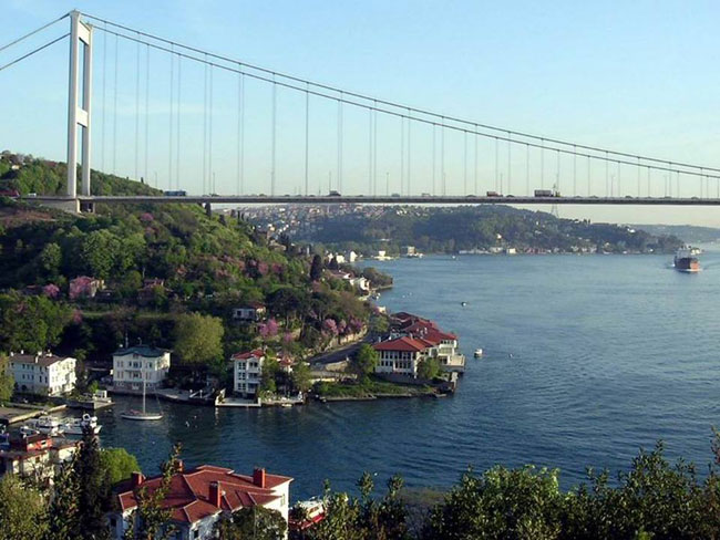 Bosphorus Sightseeing Boat Cruise Tour 2
