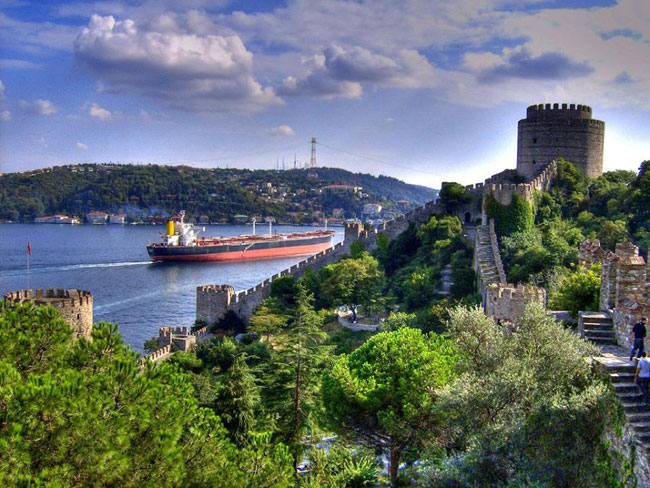Bosphorus Sightseeing Boat Cruise Tour 4