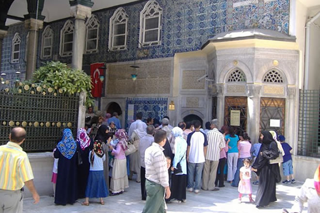 Tour For Tombs of Sahabas in Istanbul 2